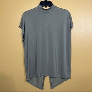 SILENCE & NOISE | Crisscross back top